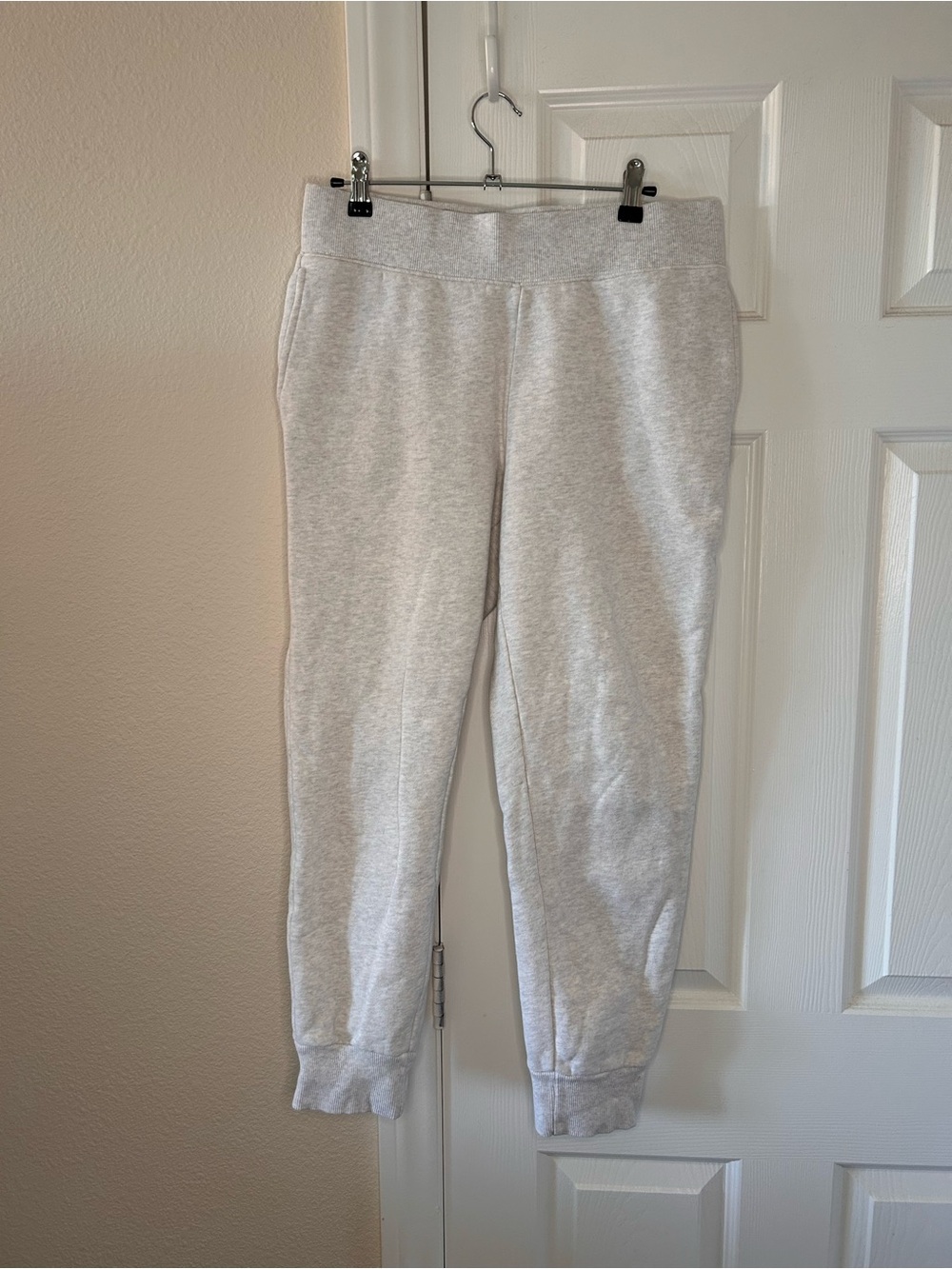 Aritzia TNA CozyAF joggers